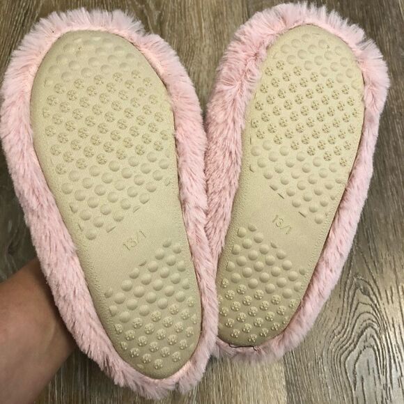 Kinsie girl Pink Gray fuzzy bunny slippers 13/1 - Picture 3 of 5
